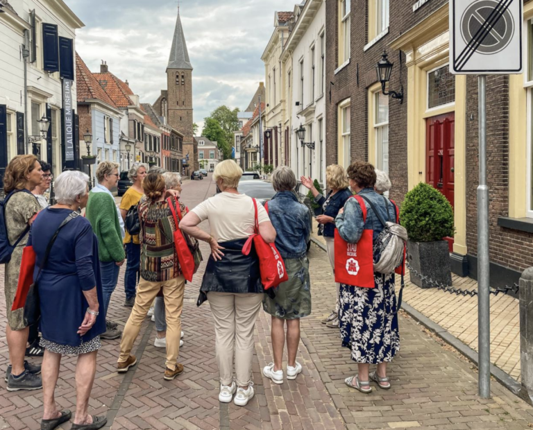 Stadswandeling met gids in hanzestad Doesburg — natuur in Zevenaar
